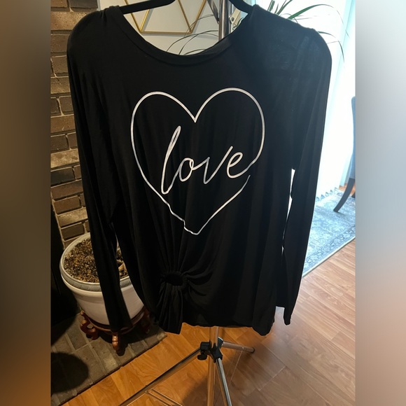 Tops - PULLOVER SIMPLE BLOUSE!
